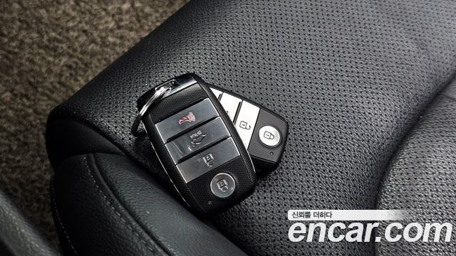 Kia K5 2018 — photo 24
