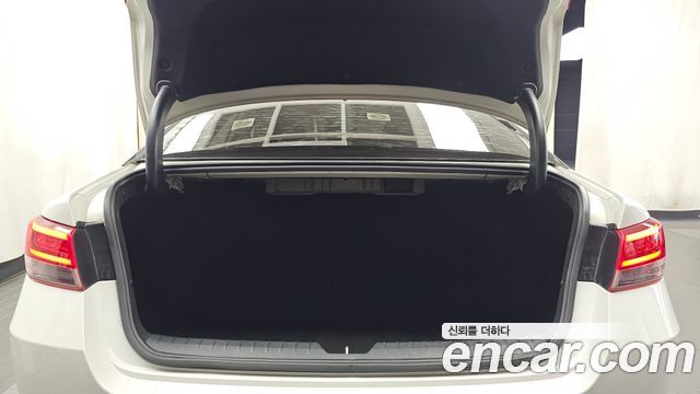 Kia K5 2018 — photo 25