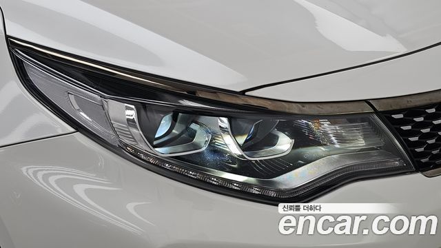Kia K5 2018 — photo 8