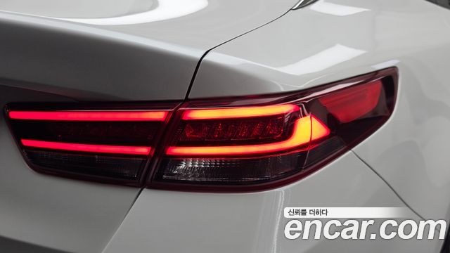 Kia K5 2018 — photo 9
