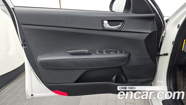 Kia K5 2018 — photo 14