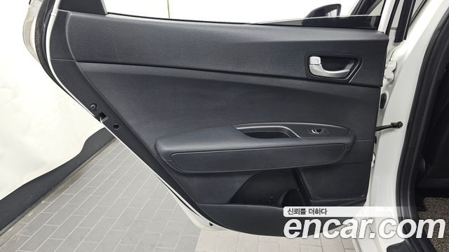 Kia K5 2018 — photo 15