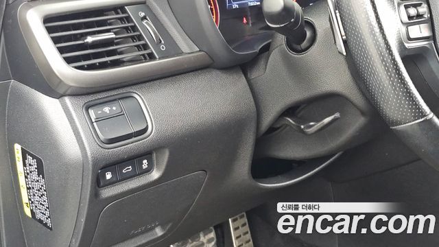 Kia K5 2018 — photo 27