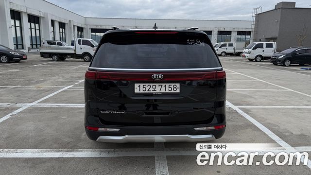 Kia Canival 2021 — photo 3