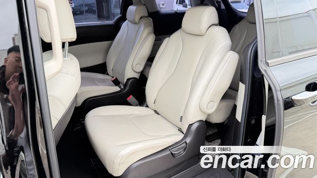 Kia Canival 2021 — photo 14
