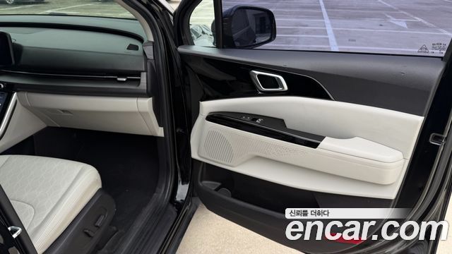 Kia Canival 2021 — photo 16