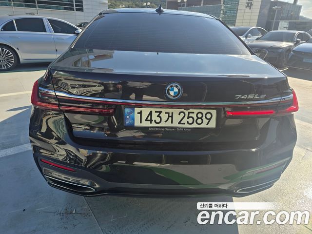 BMW 7-Series 2022 — photo 3