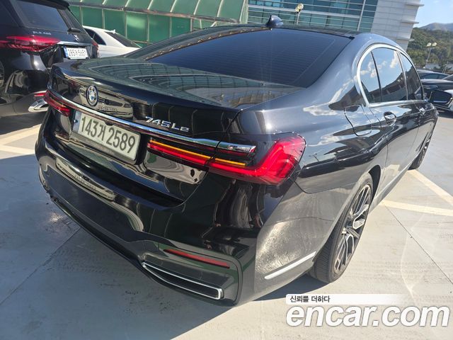 BMW 7-Series 2022 — photo 4