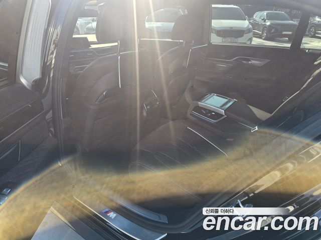 BMW 7-Series 2022 — photo 5