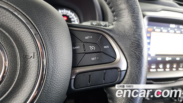 Jeep Renegade 2021 — photo 31