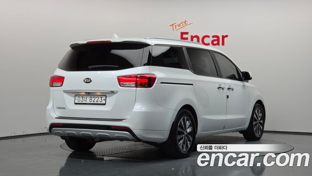 Kia Canival 2018 — photo 2