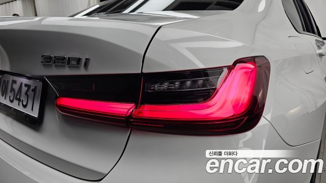 BMW 3-Series 2026 — photo 9