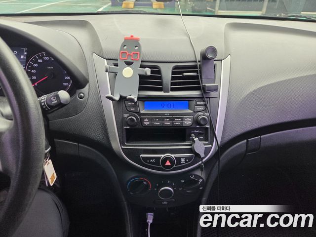 Hyundai Accent 2014 — photo 8