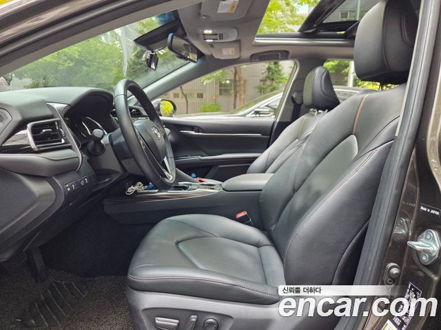 Toyota Camry 2019 — photo 9