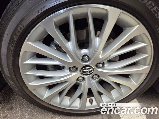Toyota Camry 2019 — photo 14