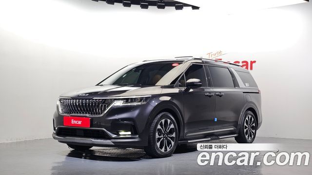 Kia Canival 2023 — photo 1