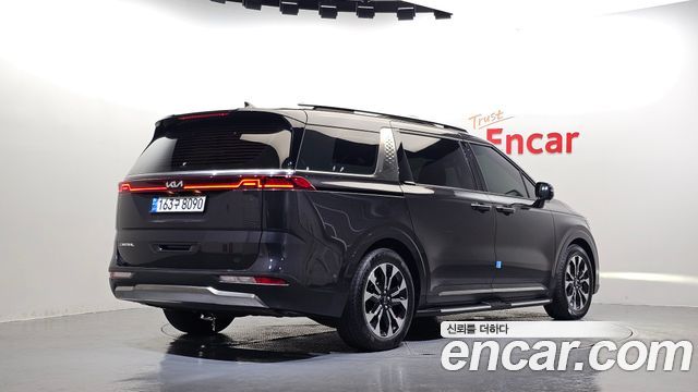 Kia Canival 2023 — photo 2
