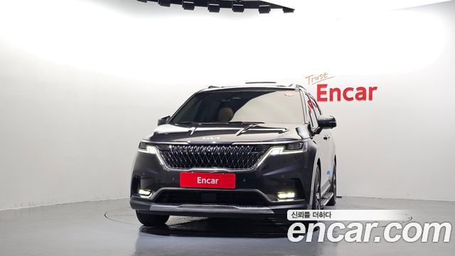 Kia Canival 2023 — photo 3