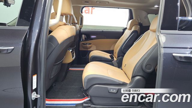 Kia Canival 2023 — photo 17