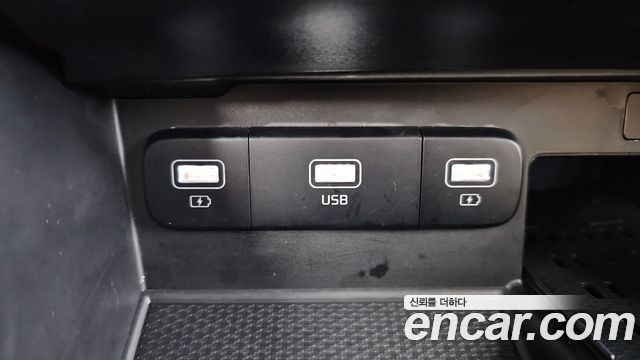 Kia Canival 2023 — photo 18