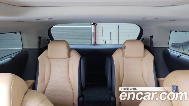Kia Canival 2023 — photo 25
