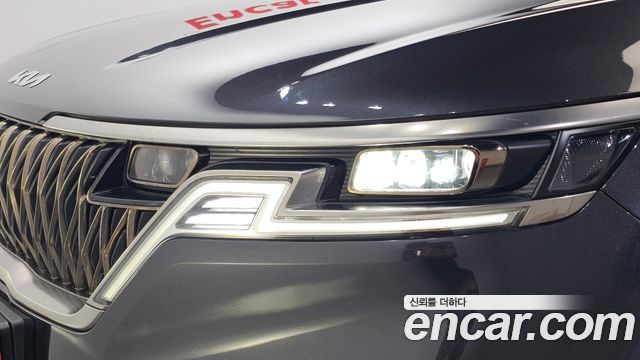 Kia Canival 2023 — photo 8