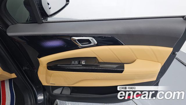 Kia Canival 2023 — photo 15