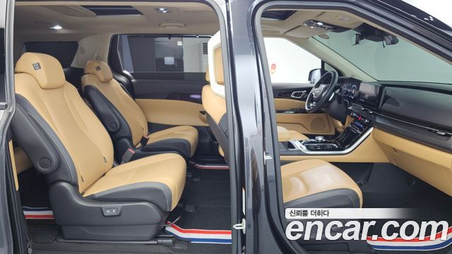 Kia Canival 2023 — photo 16