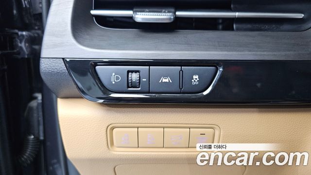 Kia Canival 2023 — photo 30
