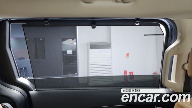 Kia Canival 2023 — photo 33