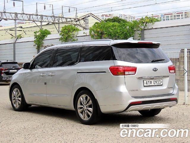 Kia Canival 2016 — photo 3