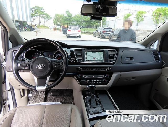 Kia Canival 2016 — photo 7