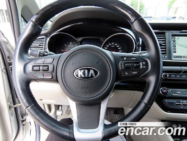 Kia Canival 2016 — photo 8