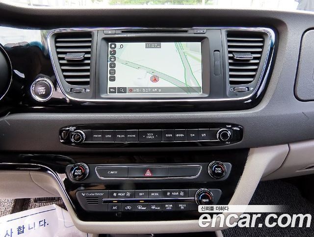 Kia Canival 2016 — photo 11