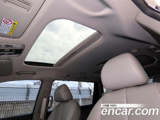 Kia Canival 2016 — photo 16