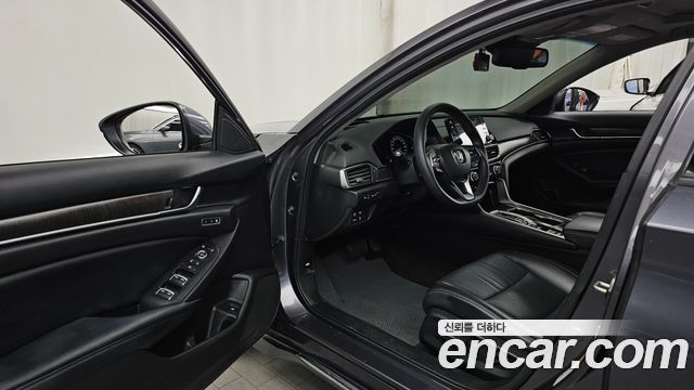 Honda Accord 2018 — photo 13