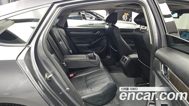 Honda Accord 2018 — photo 18
