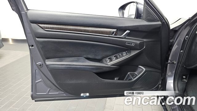 Honda Accord 2018 — photo 14