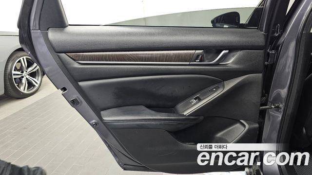 Honda Accord 2018 — photo 15