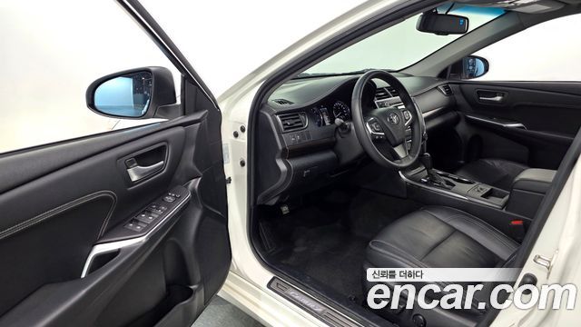 Toyota Camry 2015 — photo 11