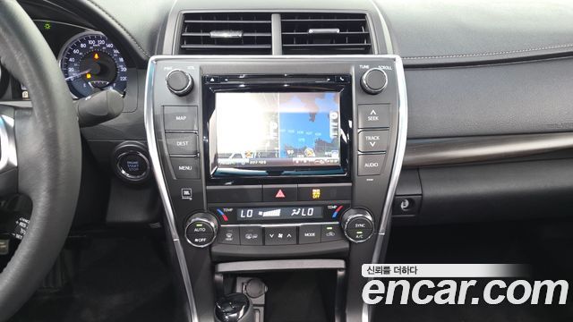 Toyota Camry 2015 — photo 14