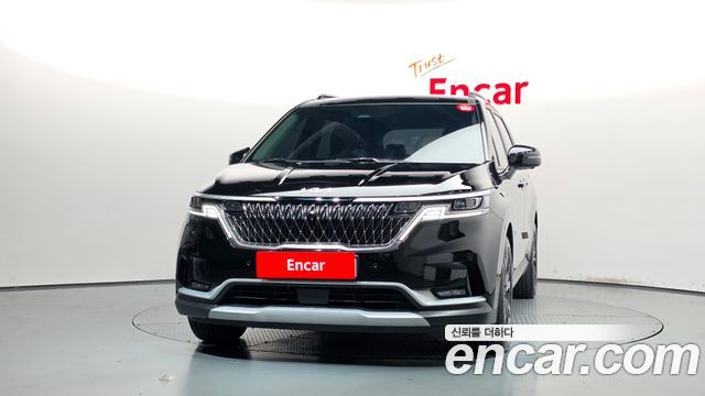 Kia Canival 2023 — photo 3