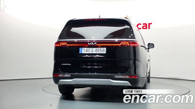 Kia Canival 2023 — photo 4