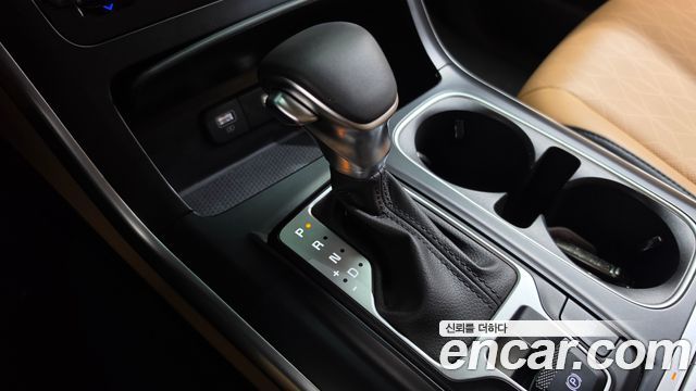 Kia Canival 2023 — photo 12
