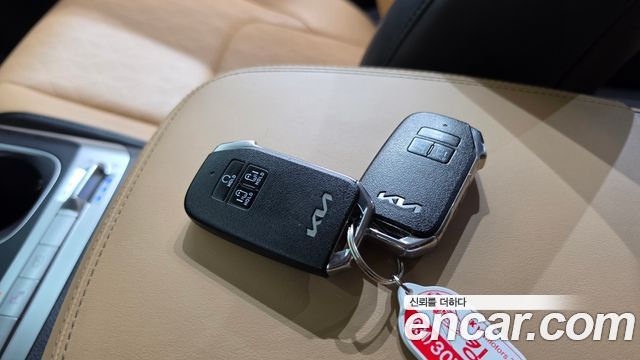 Kia Canival 2023 — photo 21