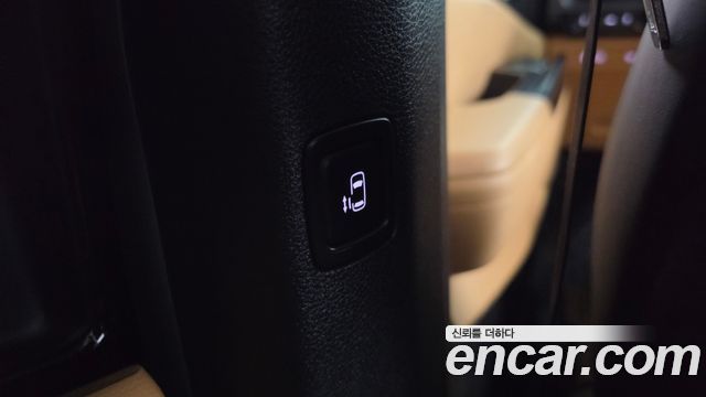 Kia Canival 2023 — photo 24