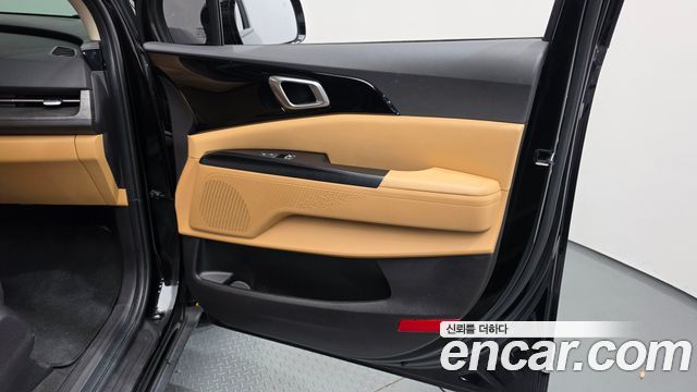 Kia Canival 2023 — photo 15
