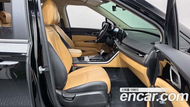 Kia Canival 2023 — photo 16