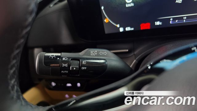Kia Canival 2023 — photo 28