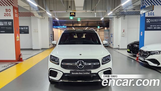 Mercedes-Benz GLB-Class 2026 — photo 2